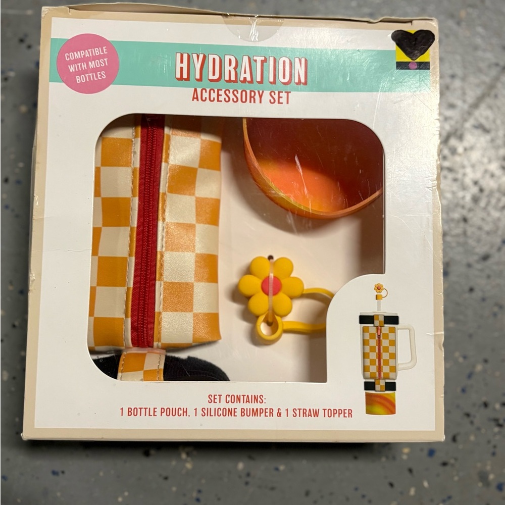| Bottle Pouch + Silicone Bumper + Straw Topper | Orange Checker